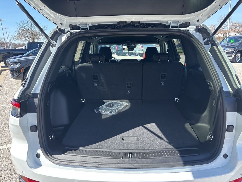 2026 Jeep Grand Cherokee Laredo