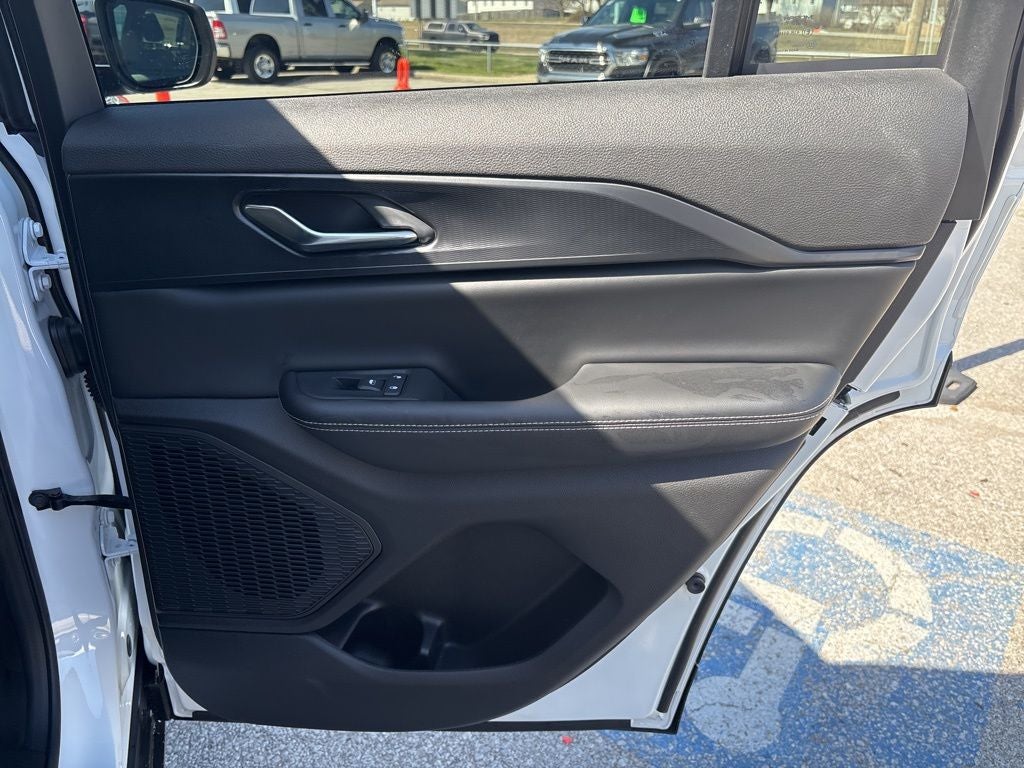 2026 Jeep Grand Cherokee Laredo