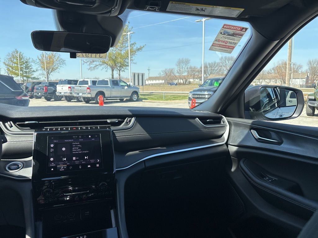 2026 Jeep Grand Cherokee Laredo