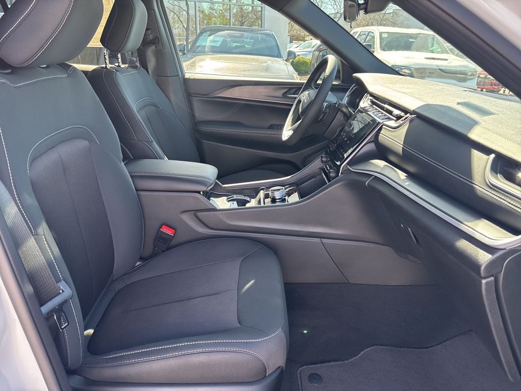 2026 Jeep Grand Cherokee Laredo