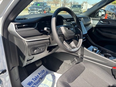 2026 Jeep Grand Cherokee Laredo