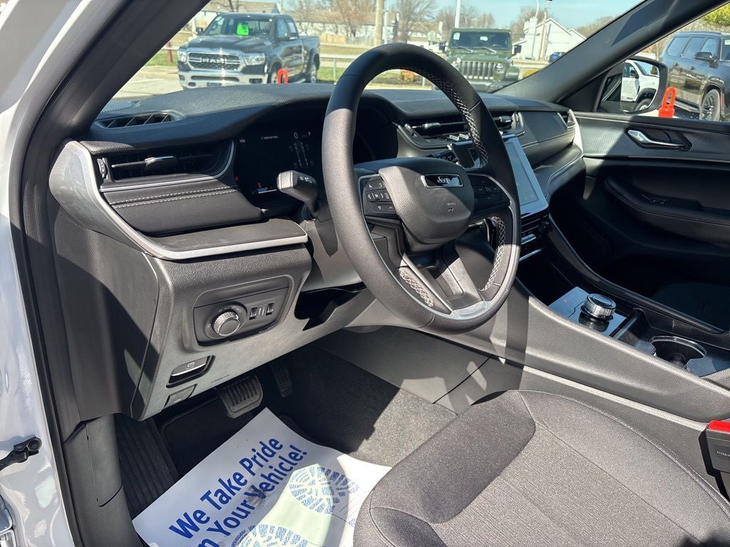 2026 Jeep Grand Cherokee Laredo