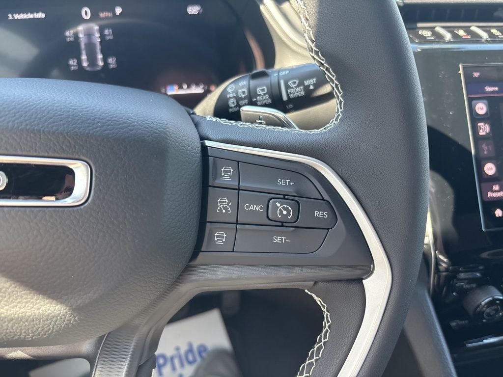 2026 Jeep Grand Cherokee Laredo