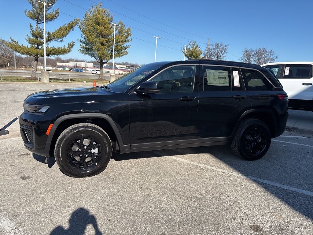 2026 Jeep Grand Cherokee Laredo