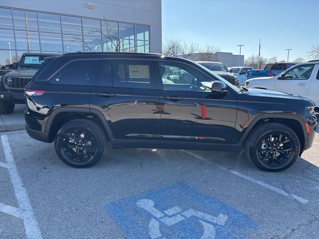 2026 Jeep Grand Cherokee Laredo