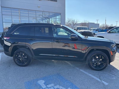 2026 Jeep Grand Cherokee Laredo