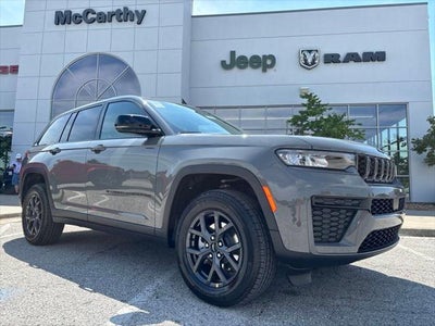 2027 Jeep Grand Cherokee Laredo Altitude