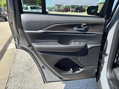 2027 Jeep Grand Cherokee Laredo Altitude