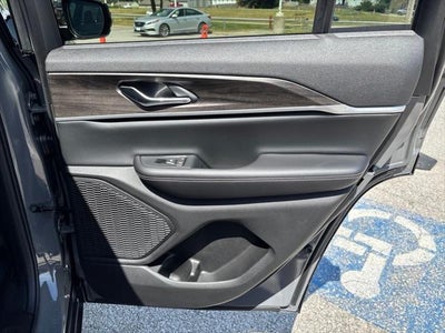 2027 Jeep Grand Cherokee Laredo Altitude