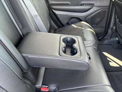 2027 Jeep Grand Cherokee Laredo Altitude