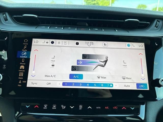 2027 Jeep Grand Cherokee Laredo Altitude