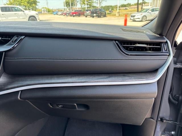 2027 Jeep Grand Cherokee Laredo Altitude