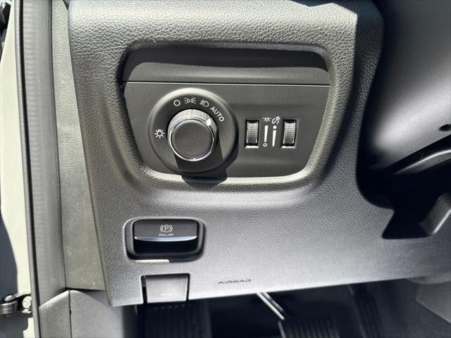 2027 Jeep Grand Cherokee Laredo Altitude
