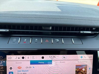 2027 Jeep Grand Cherokee Laredo Altitude