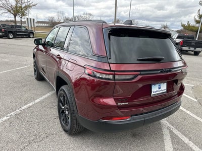 2026 Jeep Grand Cherokee Laredo