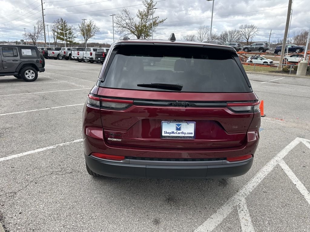 2026 Jeep Grand Cherokee Laredo