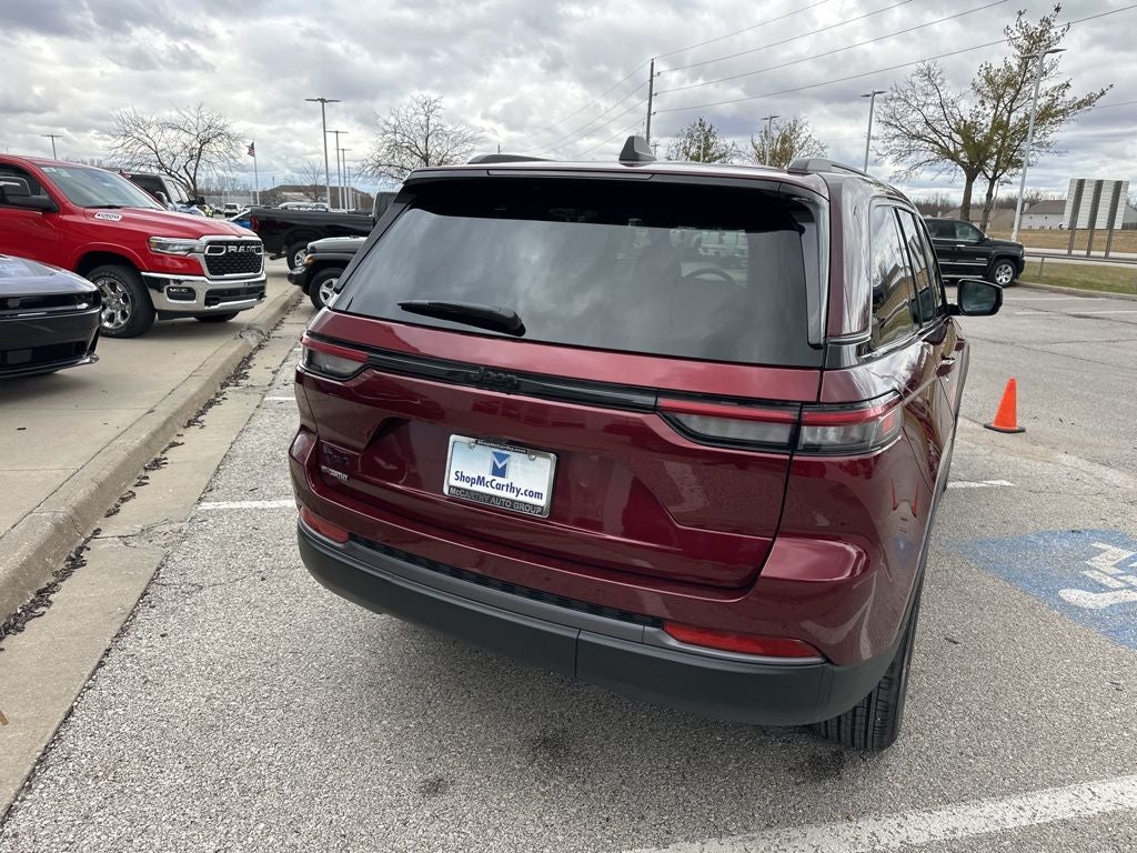 2026 Jeep Grand Cherokee Laredo