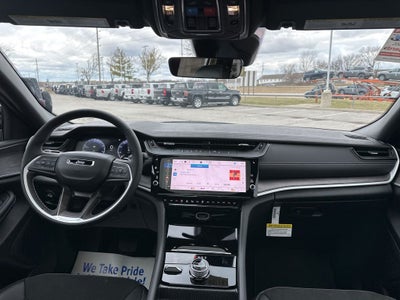 2026 Jeep Grand Cherokee Laredo