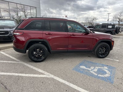 2026 Jeep Grand Cherokee Laredo
