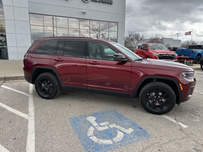 2026 Jeep Grand Cherokee Laredo