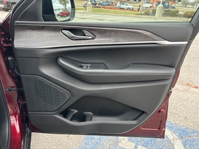 2026 Jeep Grand Cherokee Laredo