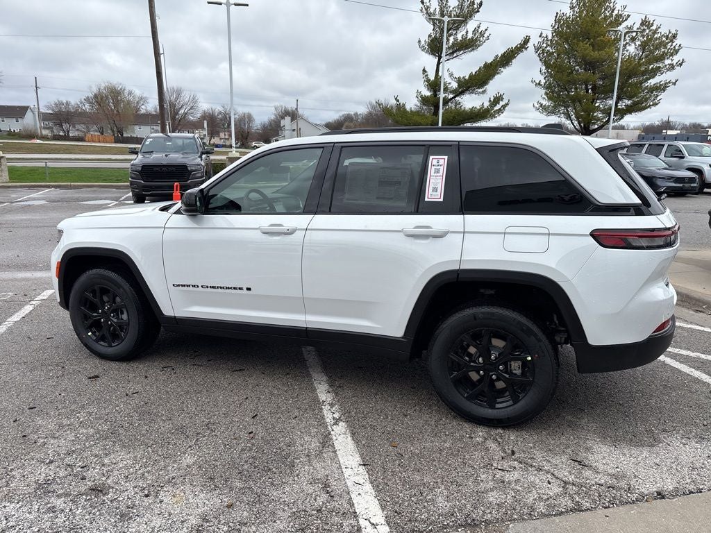 2026 Jeep Grand Cherokee Laredo