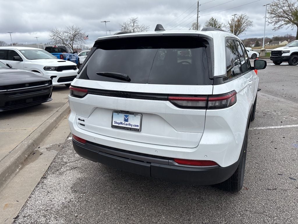 2026 Jeep Grand Cherokee Laredo