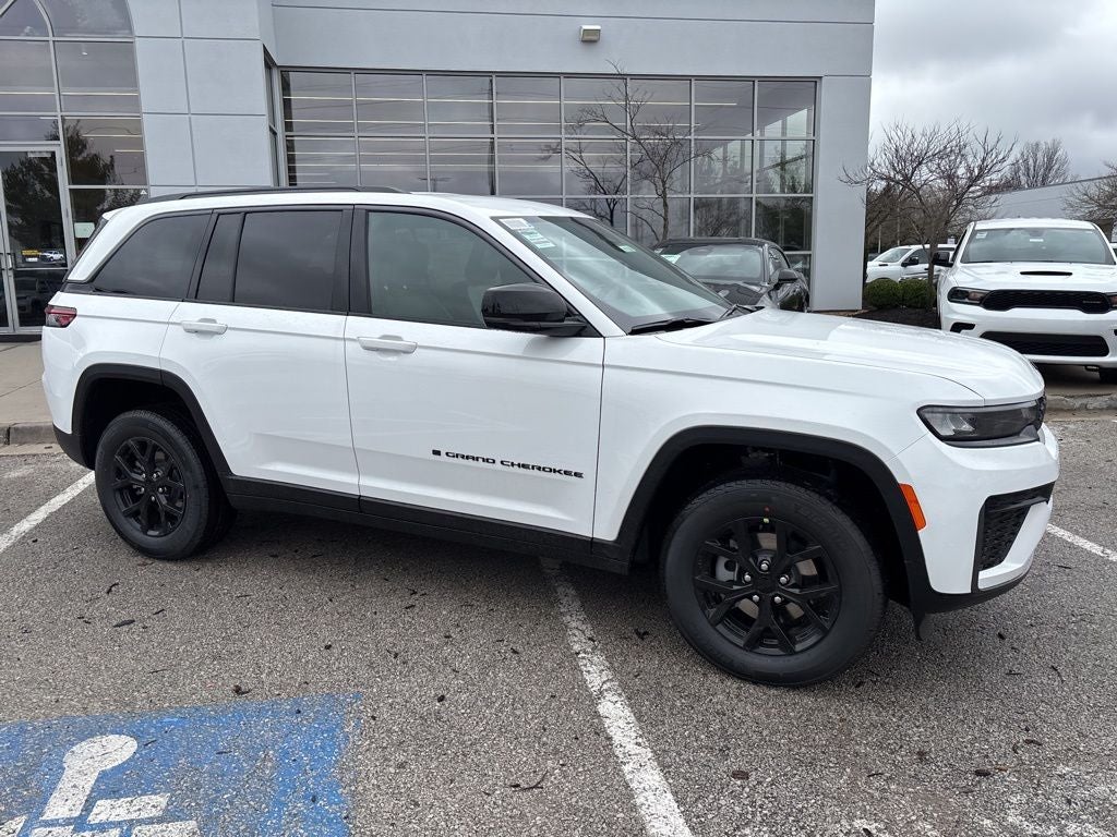 2026 Jeep Grand Cherokee Laredo