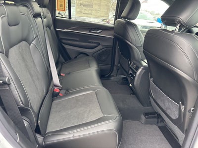 2026 Jeep Grand Cherokee Laredo