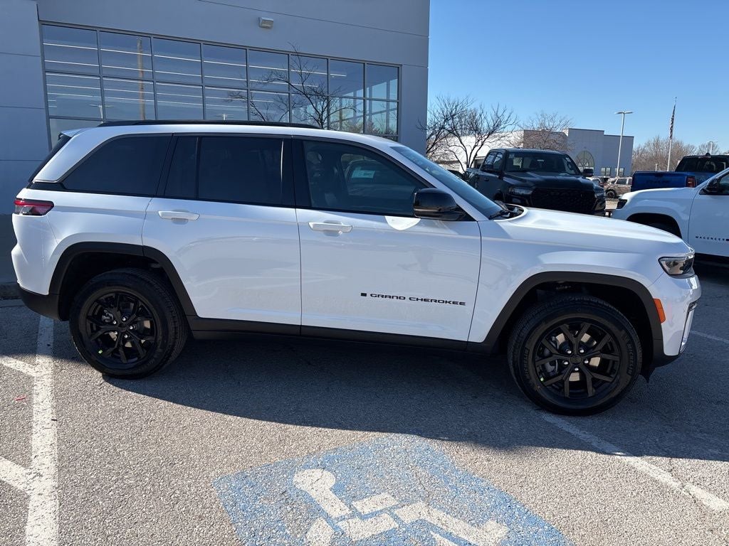 2026 Jeep Grand Cherokee Laredo