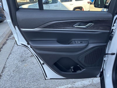 2026 Jeep Grand Cherokee Laredo