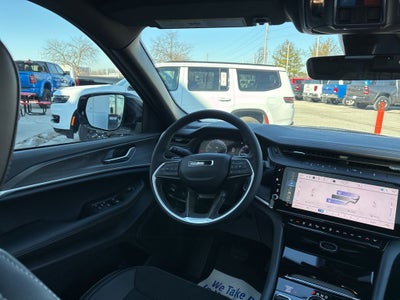 2026 Jeep Grand Cherokee Laredo