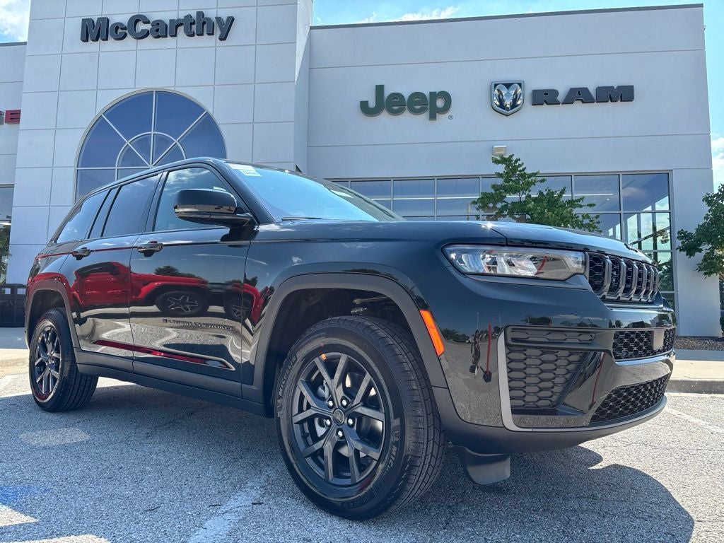 2027 Jeep Grand Cherokee Laredo Altitude