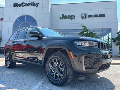 2027 Jeep Grand Cherokee Laredo Altitude