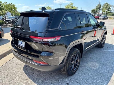 2027 Jeep Grand Cherokee Laredo Altitude