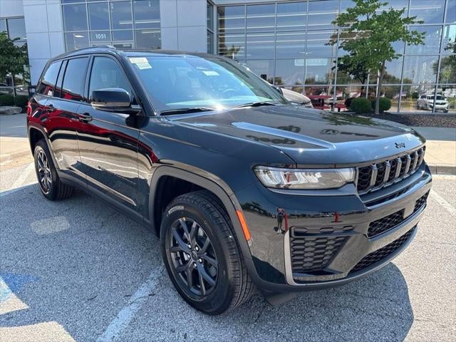 2027 Jeep Grand Cherokee Laredo Altitude