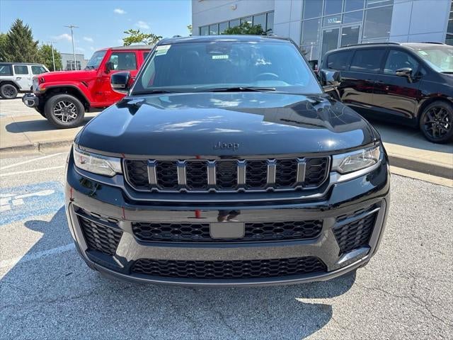 2027 Jeep Grand Cherokee Laredo Altitude