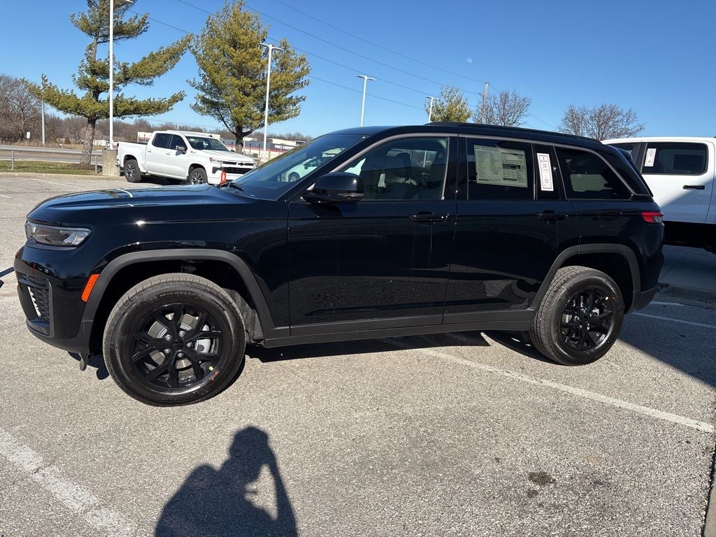 2026 Jeep Grand Cherokee Laredo