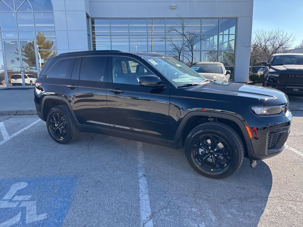 2026 Jeep Grand Cherokee Laredo