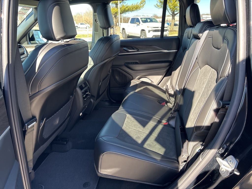 2026 Jeep Grand Cherokee Laredo