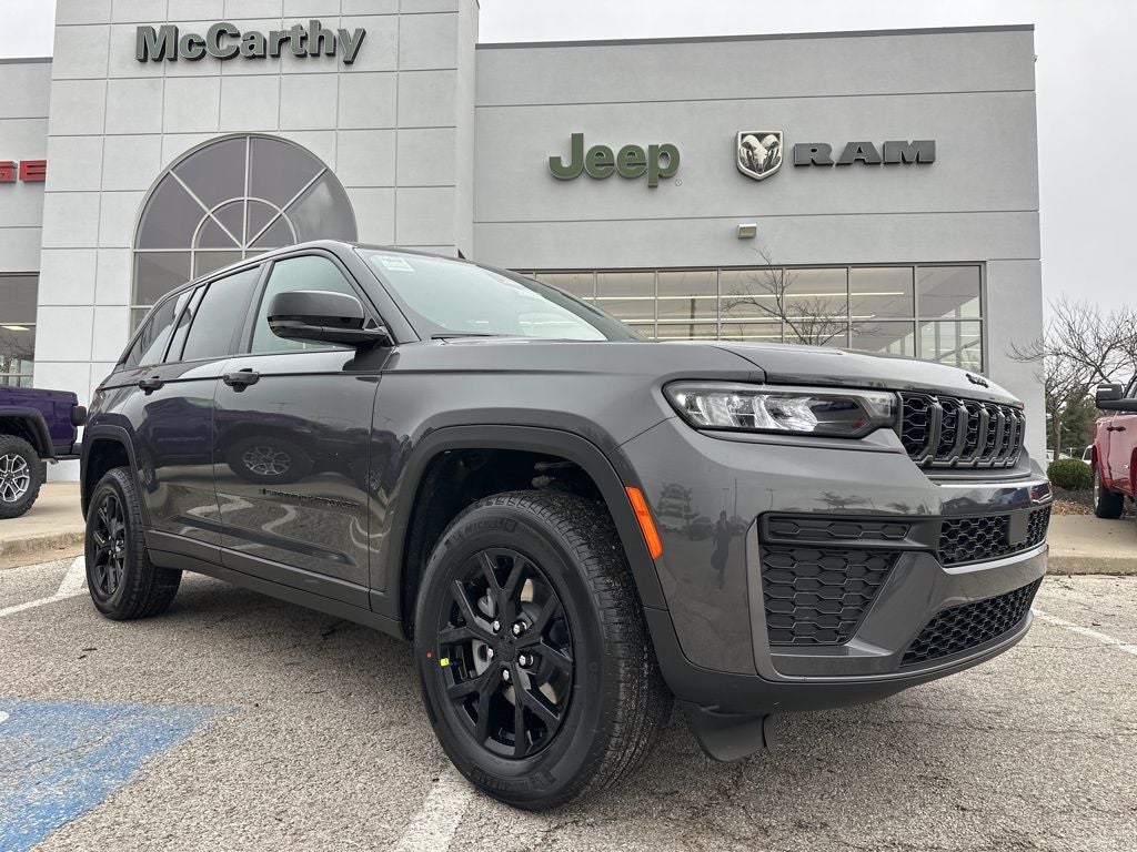 2026 Jeep Grand Cherokee Laredo
