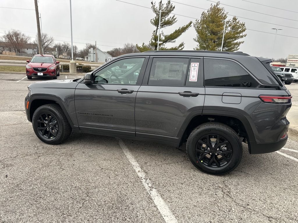 2026 Jeep Grand Cherokee Laredo