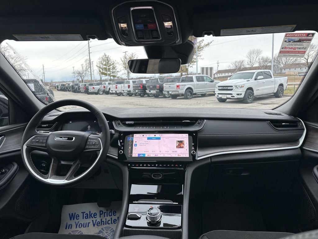 2026 Jeep Grand Cherokee Laredo