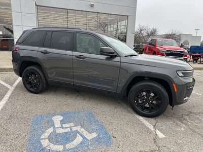 2026 Jeep Grand Cherokee Laredo