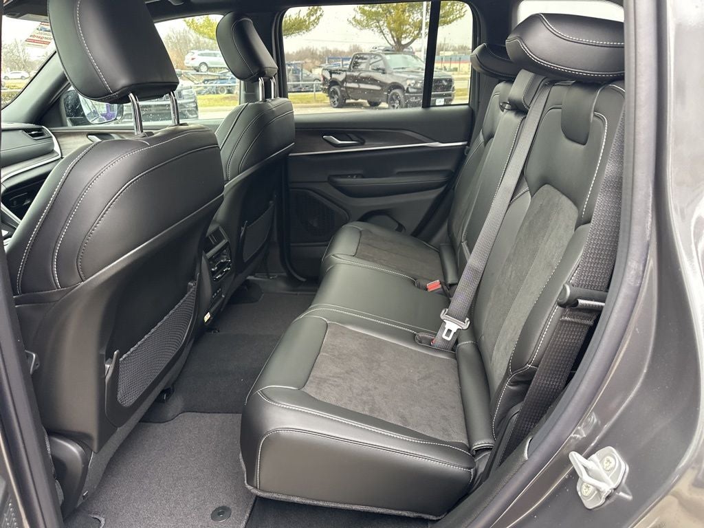 2026 Jeep Grand Cherokee Laredo