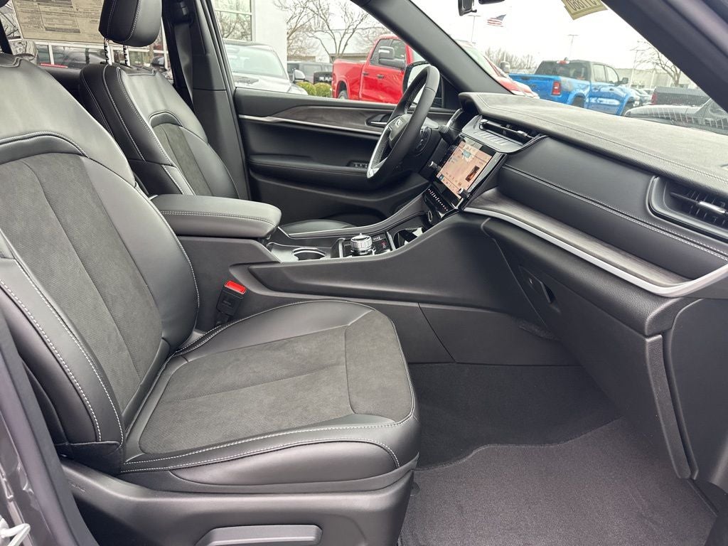 2026 Jeep Grand Cherokee Laredo