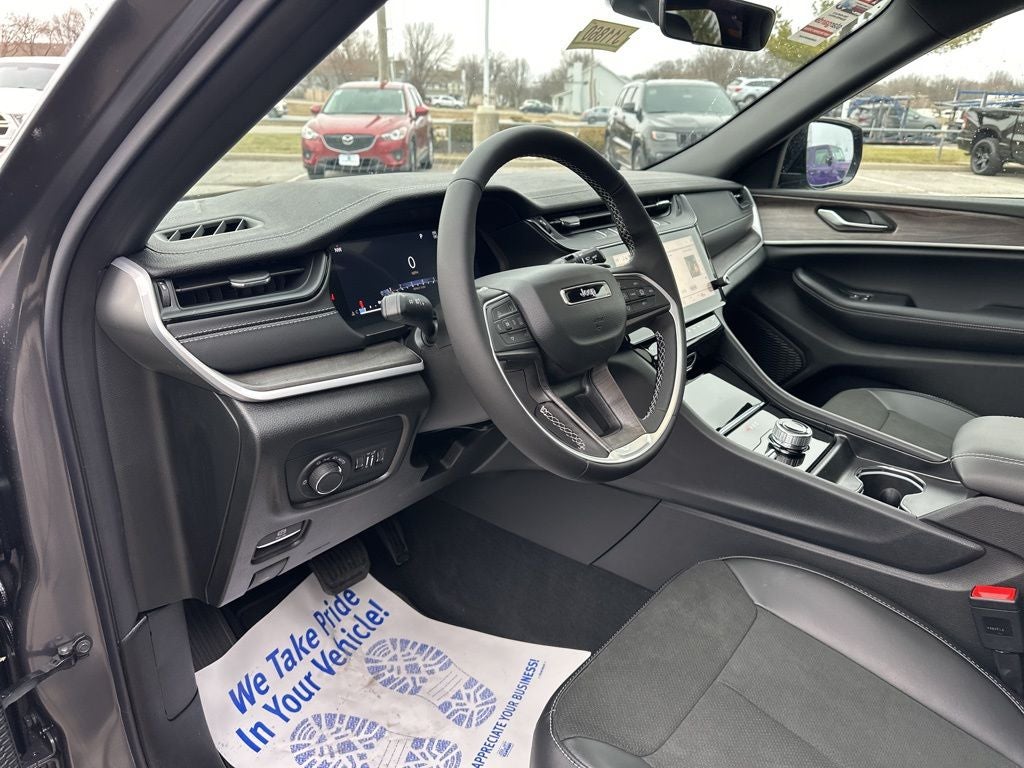 2026 Jeep Grand Cherokee Laredo