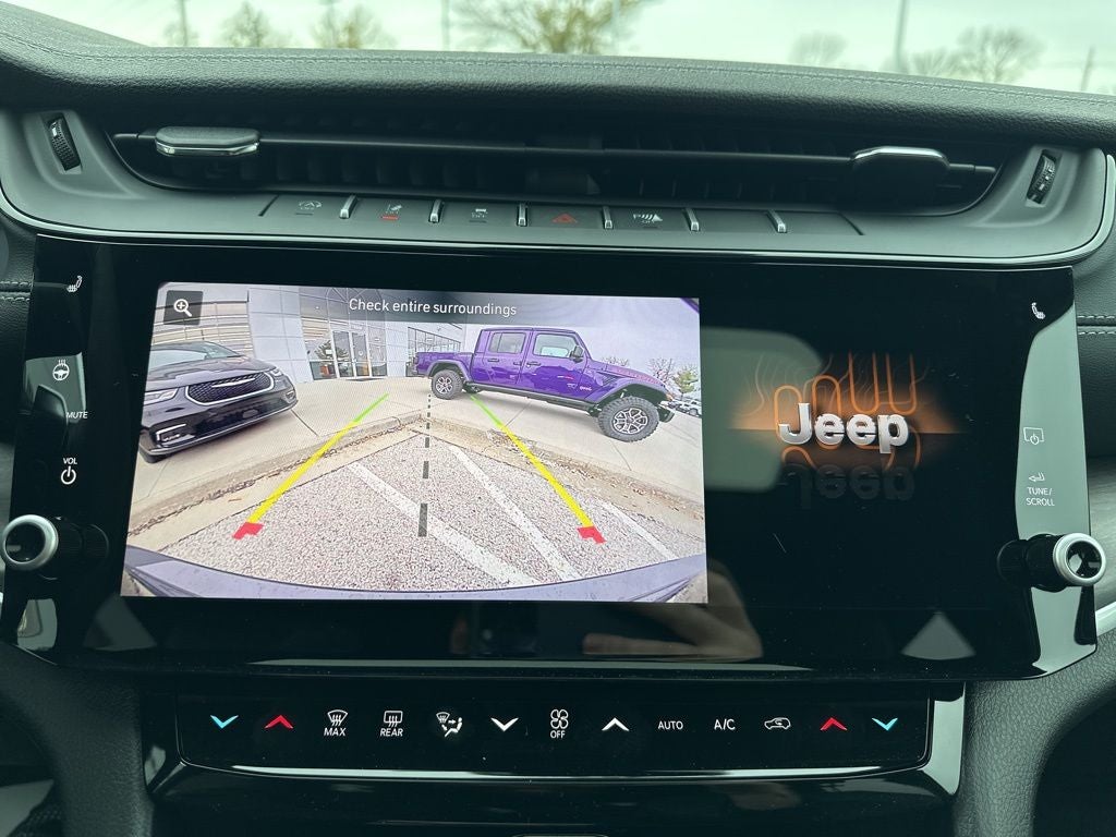 2026 Jeep Grand Cherokee Laredo