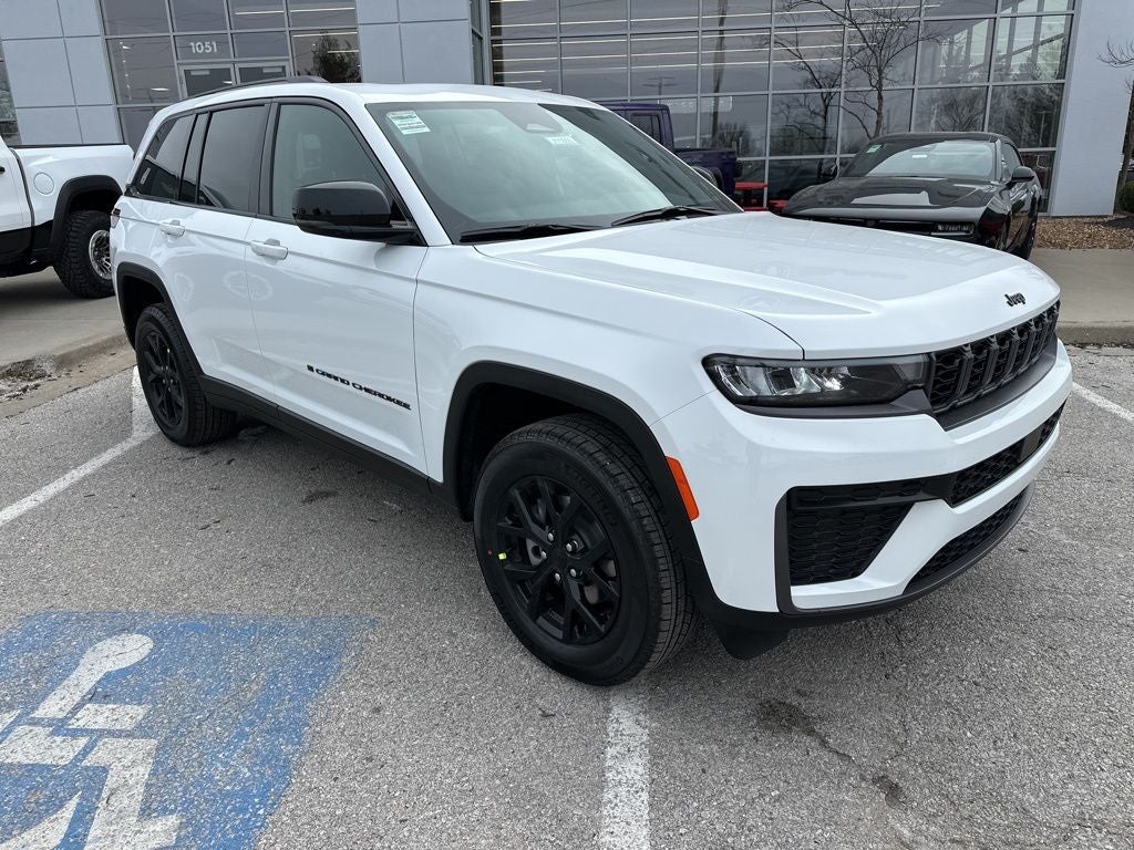2026 Jeep Grand Cherokee Laredo