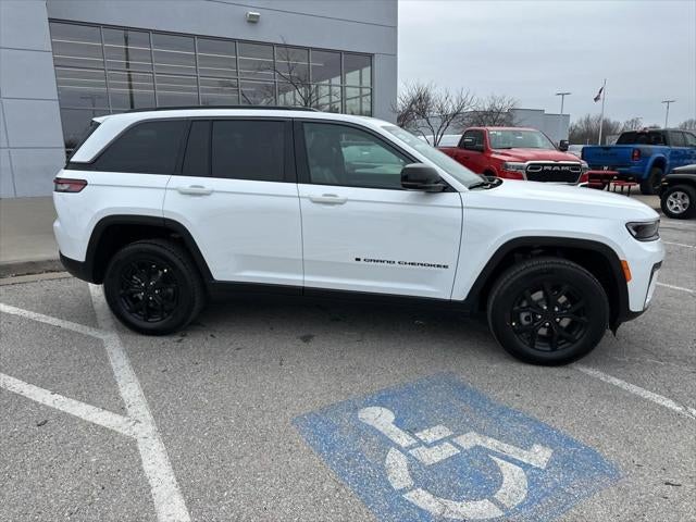 2026 Jeep Grand Cherokee GRAND CHEROKEE LAREDO ALTITUDE 4X4